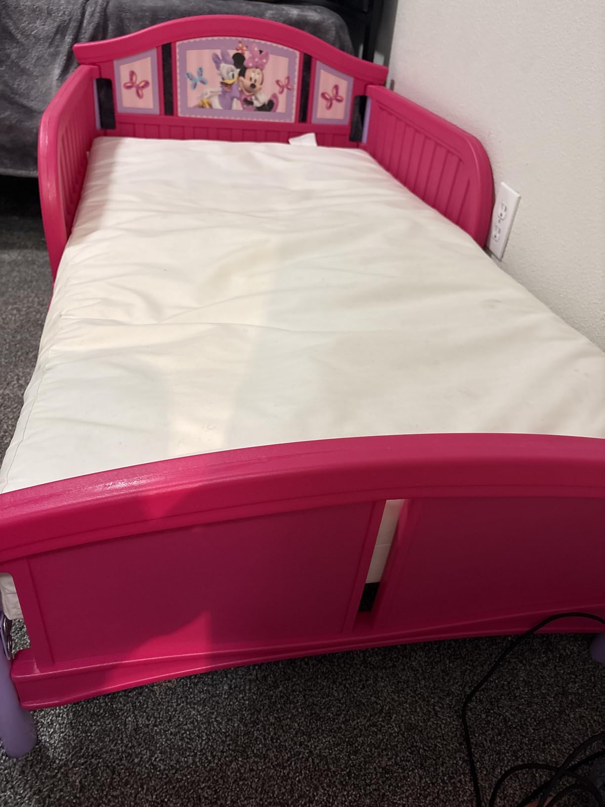 Delta Children Plastic Toddler Bed, Disney Minnie Mouse customer photo 1