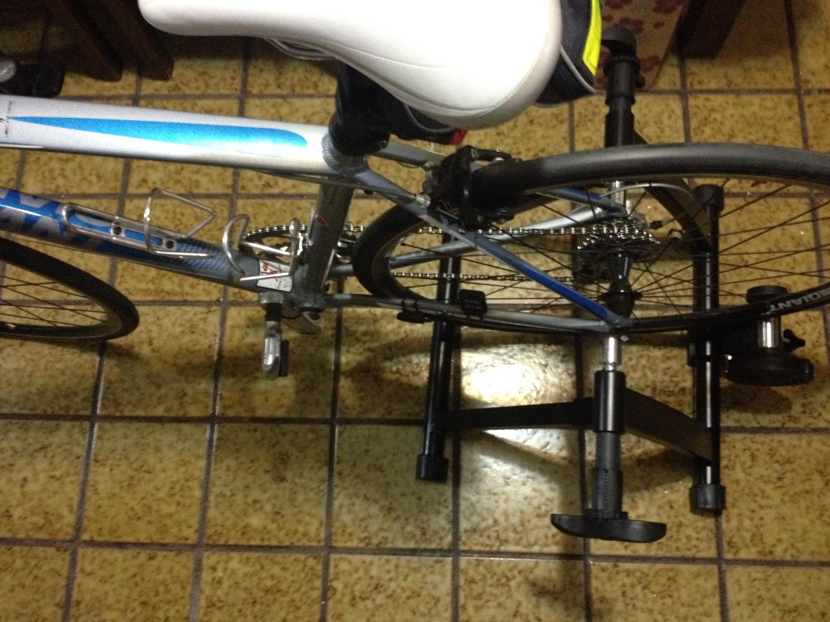 Topeakmart Adjustable Magnetic Bike Trainer Stand for Indoor Riding 26-28in customer photo 2