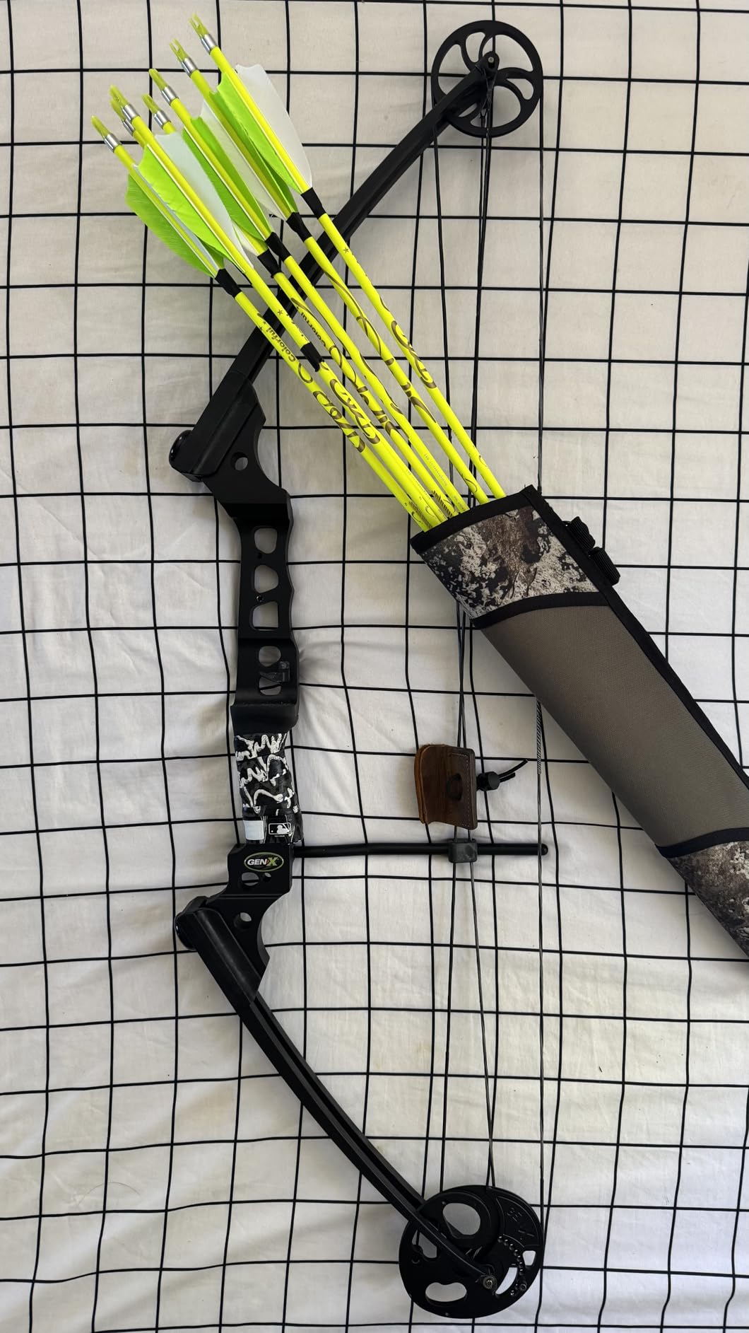 Genesis Archery Gen-X Lightweight Compound Bow, Draw Hand - Right, Black customer photo 2