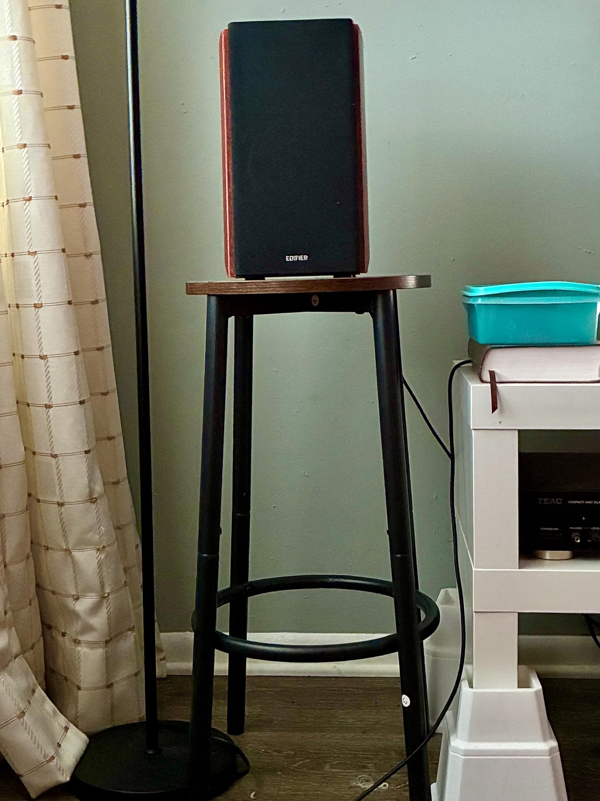 Edifier R2000DB Powered Bluetooth Bookshelf Speakers, 120W RMS, Black customer photo 2