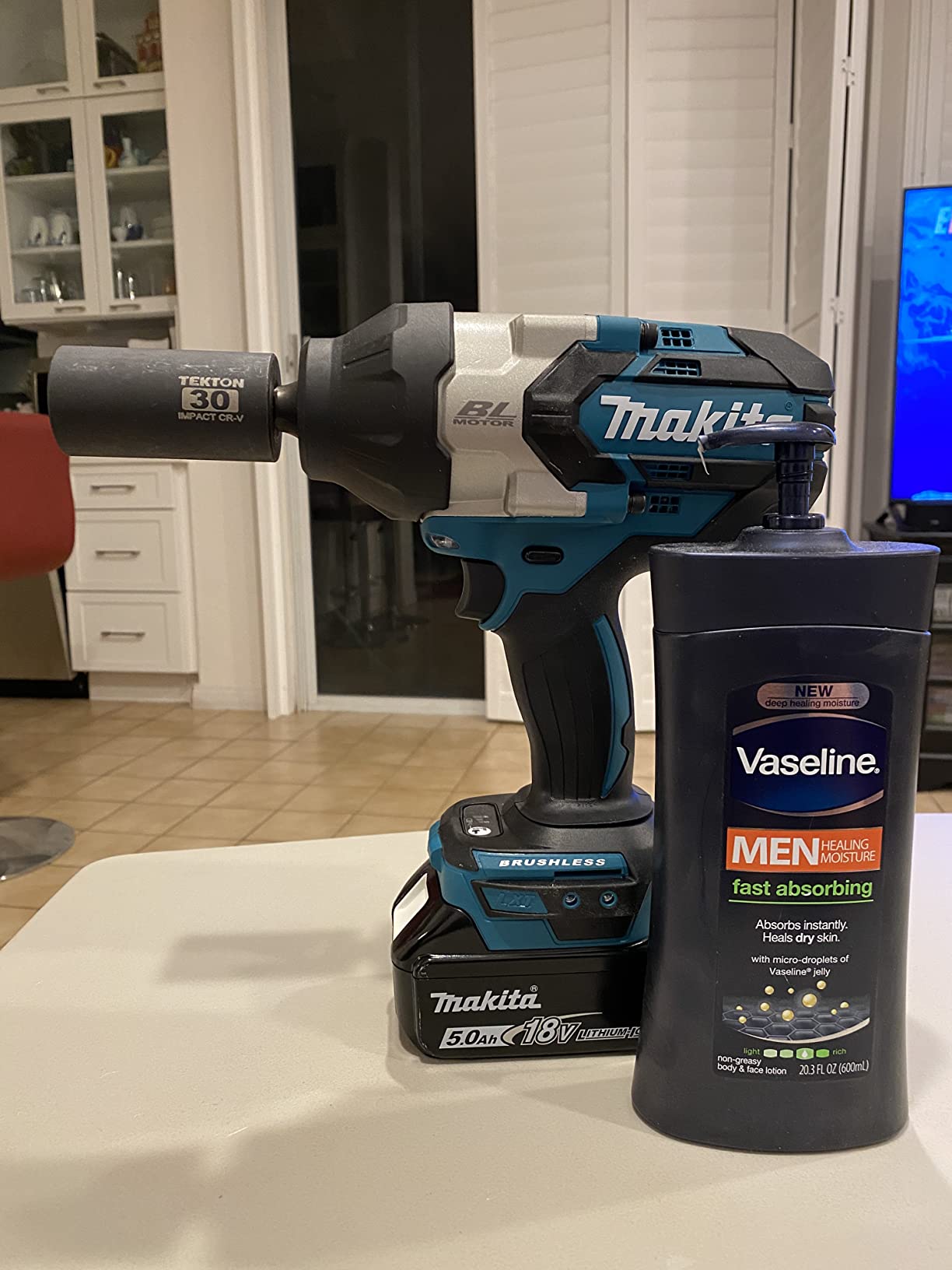 Makita XWT08Z 18V LXT® Lithium-Ion Brushless Cordless High-Torque 1/2