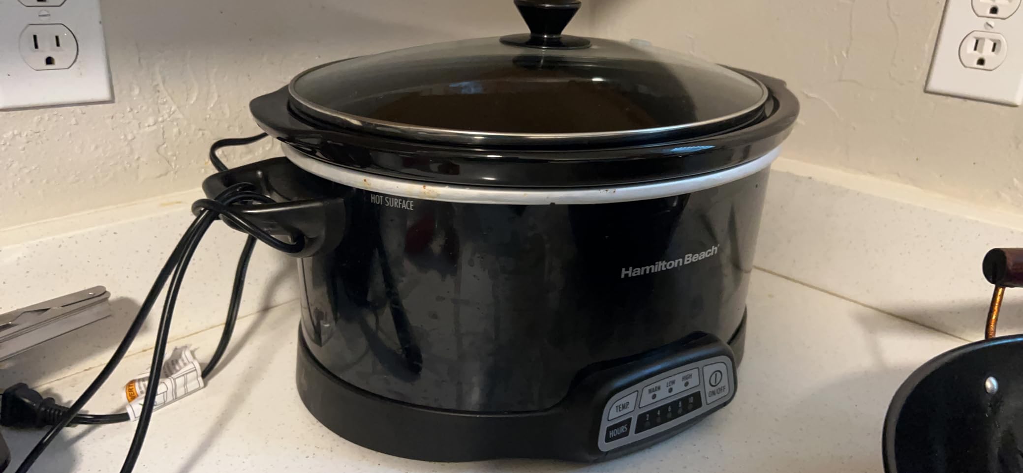 Hamilton Beach Portable 7 Quart Programmable Slow Cooker with Three Temperature Settings, Lid Latch Strap for Easy Travel, Dishwasher Safe Crock, Black (33474G) customer photo 1