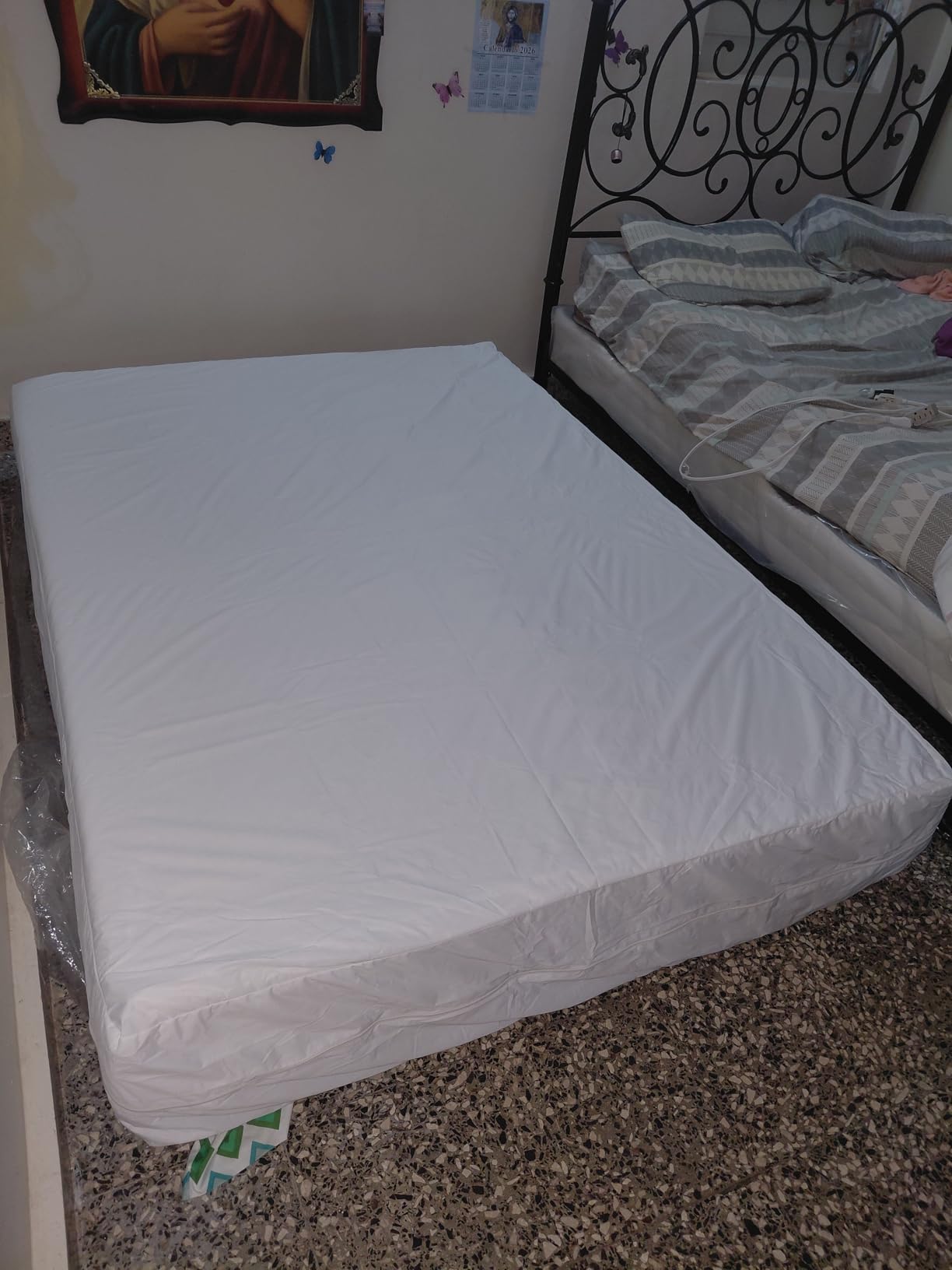Waterproof Zippered Mattress Protector Queen Size, 12