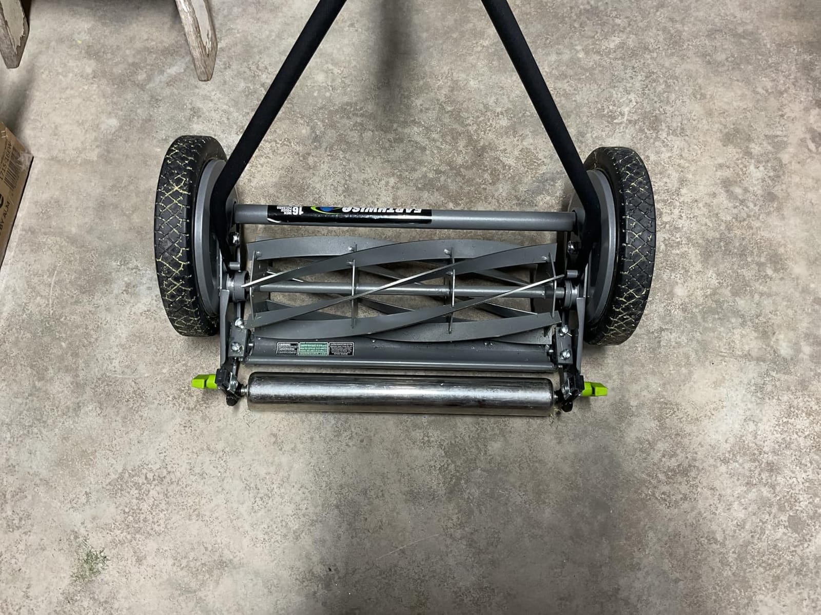 Earthwise 1715-16EW 16-Inch 7-Blade Push Reel Lawn Mower, Grey customer photo 1