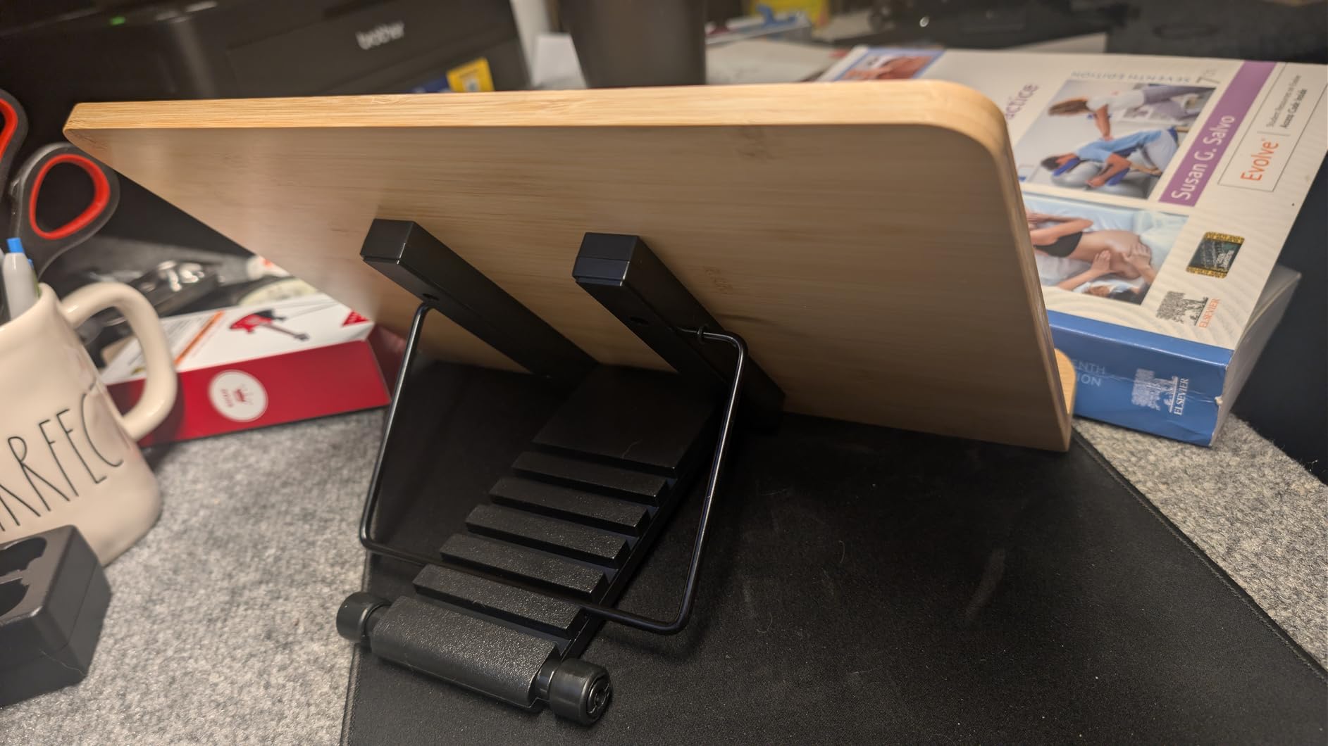 Readaeer Bamboo Book Stand, Large Book Holder with 6 Adjustable Height, Foldable Cookbook Stand Desktop Document Holder for Kitchen & Office (13.4 x 9.3 Inch) customer photo 1