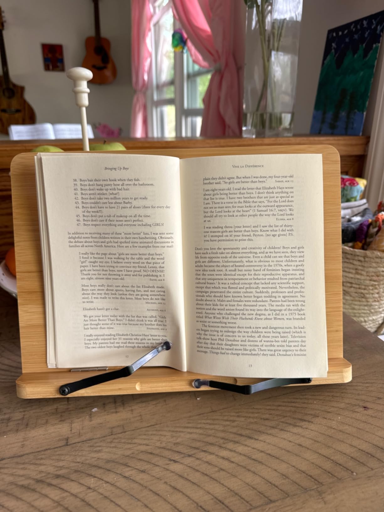 Readaeer Bamboo Book Stand, Large Book Holder with 6 Adjustable Height, Foldable Cookbook Stand Desktop Document Holder for Kitchen & Office (13.4 x 9.3 Inch) customer photo 2