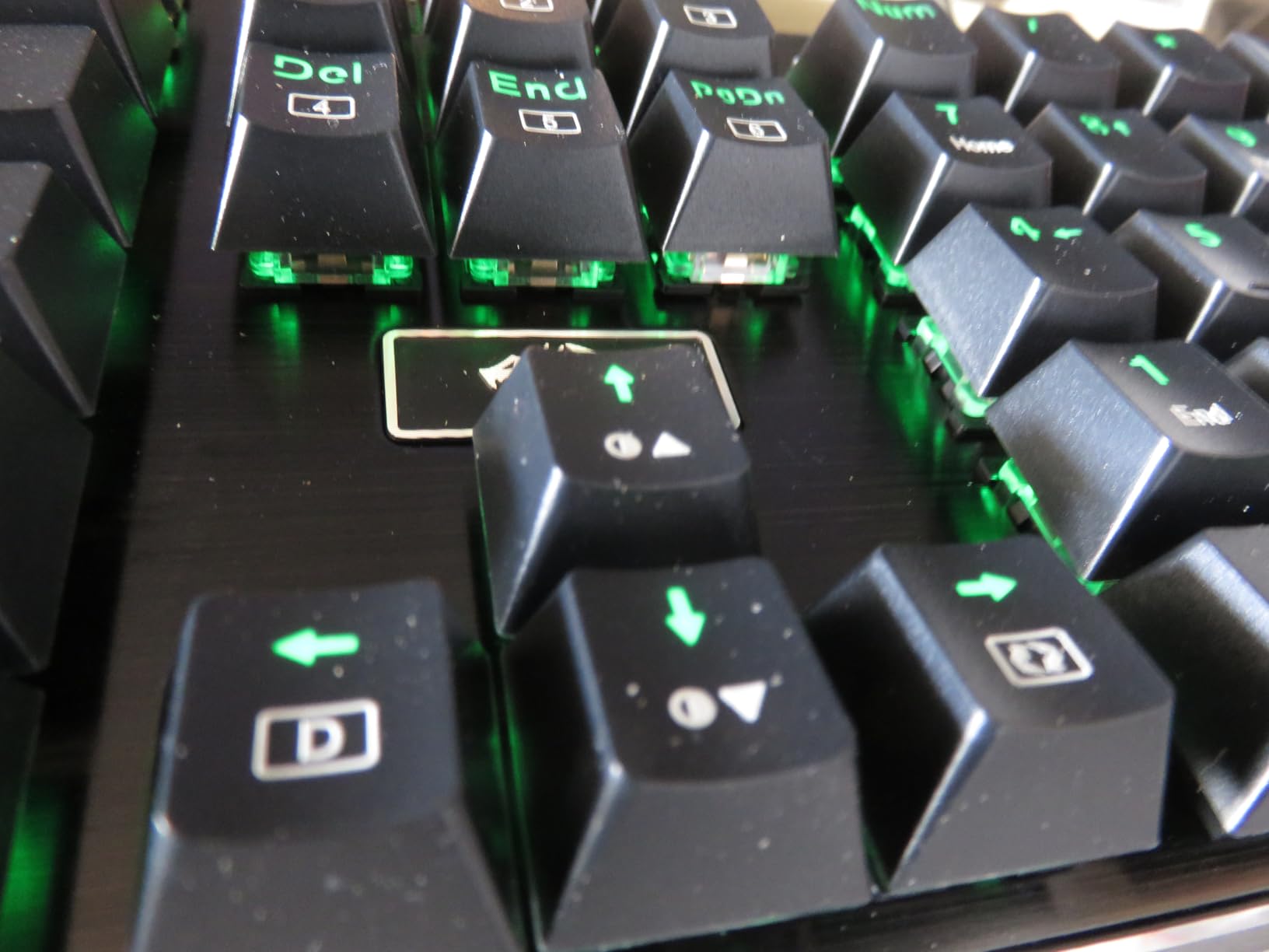 Redragon K556 Wired RGB Mechanical Gaming Keyboard, 104-Key Aluminum Board | Rock-Solid Metal Build, 20 Backlits Immersive ESports Vibe, Hot-swap Comfortable Tactile Brown Switch for Long-Time Typing customer photo 1