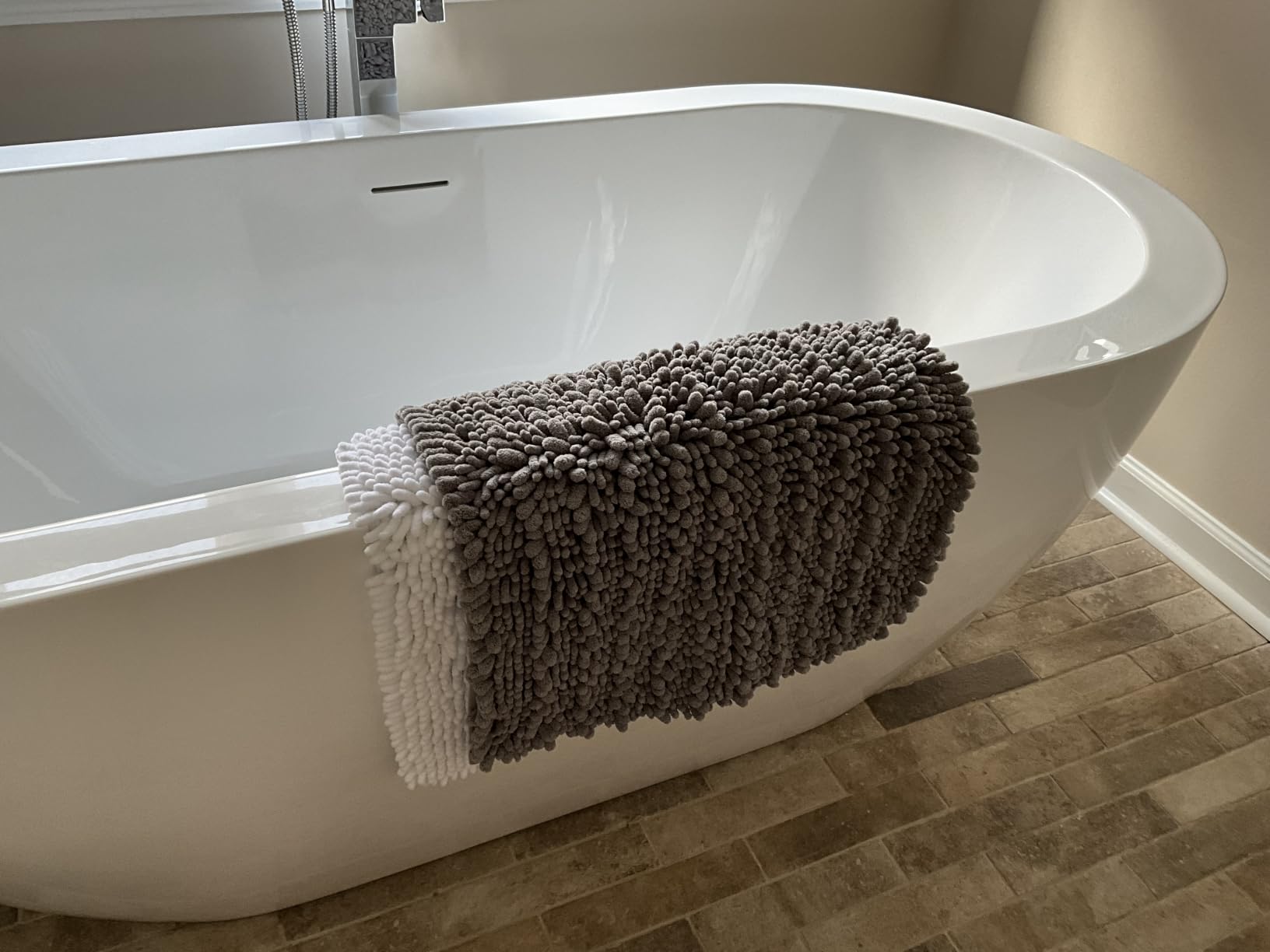 Yimobra Bathroom Rugs Non Slip Washable 32x20 Inch - Ultra Soft Absorbent Chenille Bath Mat, Quick Dry Shaggy Floor Carpet for Tub Shower, Gray Home Decor Accessories customer photo 1