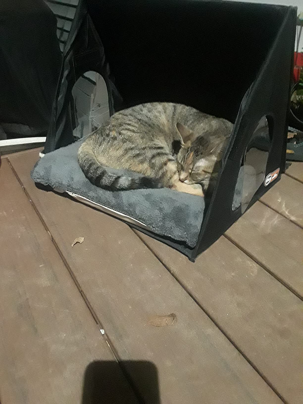 K&H Outdoor Cat House Heated A-Frame Shelter for Outside, Safety Listed 20W customer photo 1