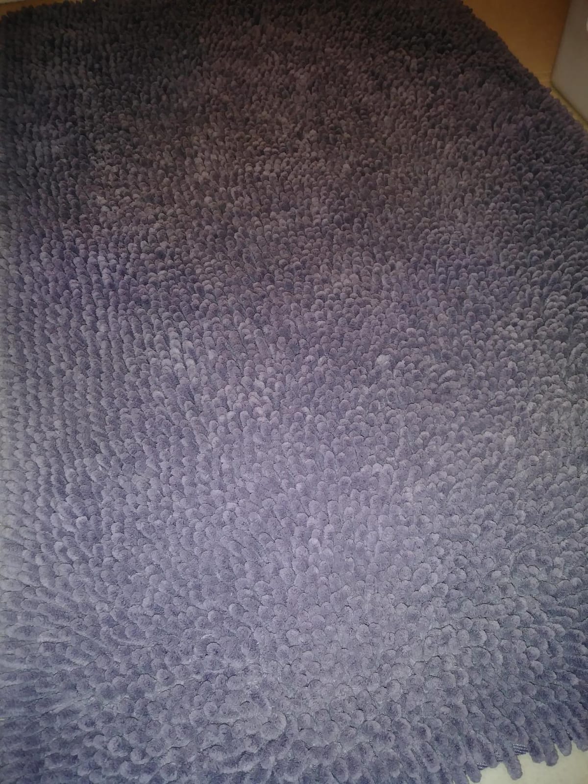 Amazon Basics Bathroom Rugs, Extra Soft Absorbent Shag Bath Rugs, Non-Slip Backing, Quick Drying, Machine Washable, Plush Comfort for Bathroom Floor, Tub and Shower, 21