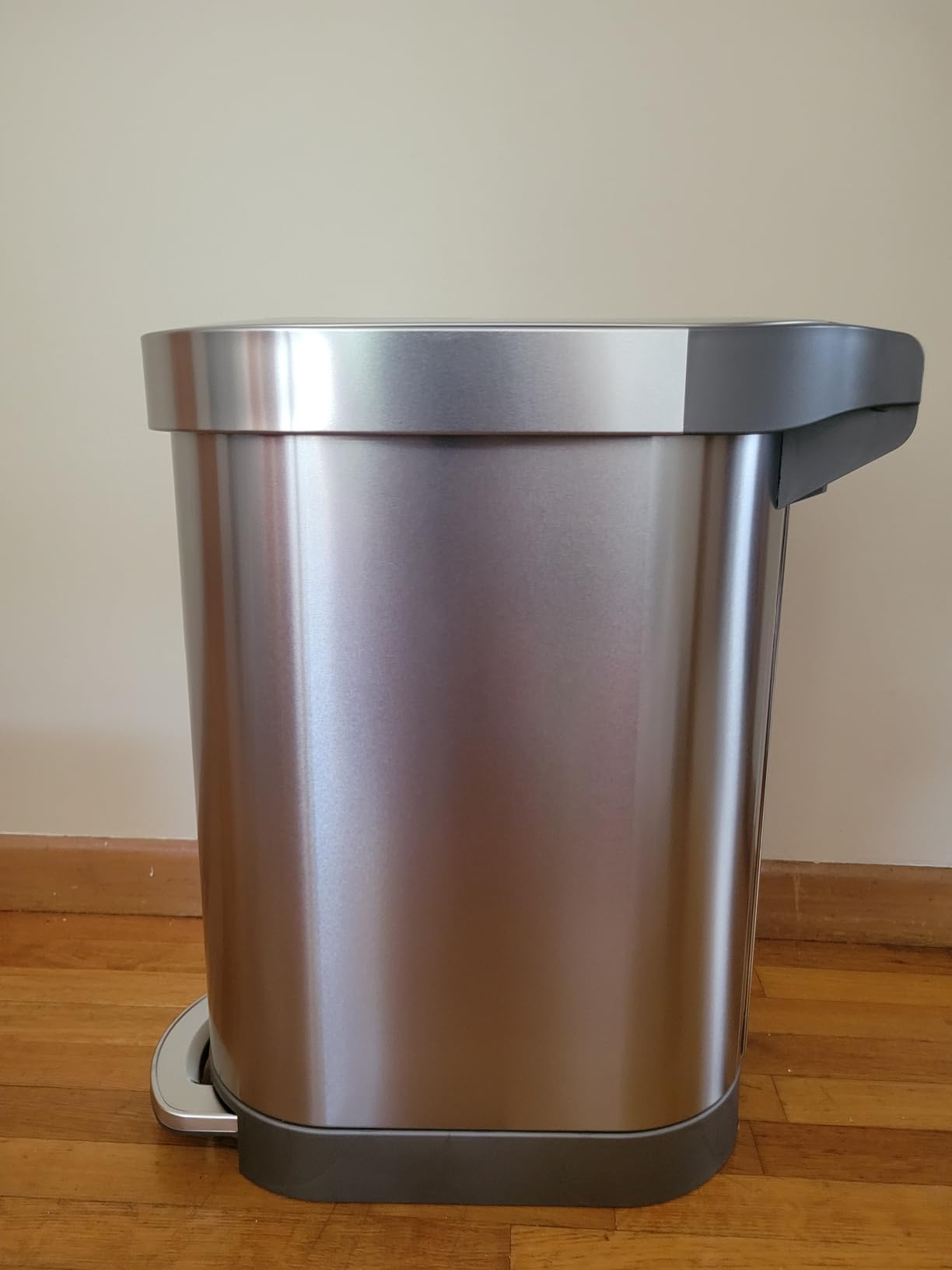 simplehuman 45 Liter / 12 Gallon Slim Hands-Free Kitchen Step Trash Can, Brushed Stainless Steel customer photo 1