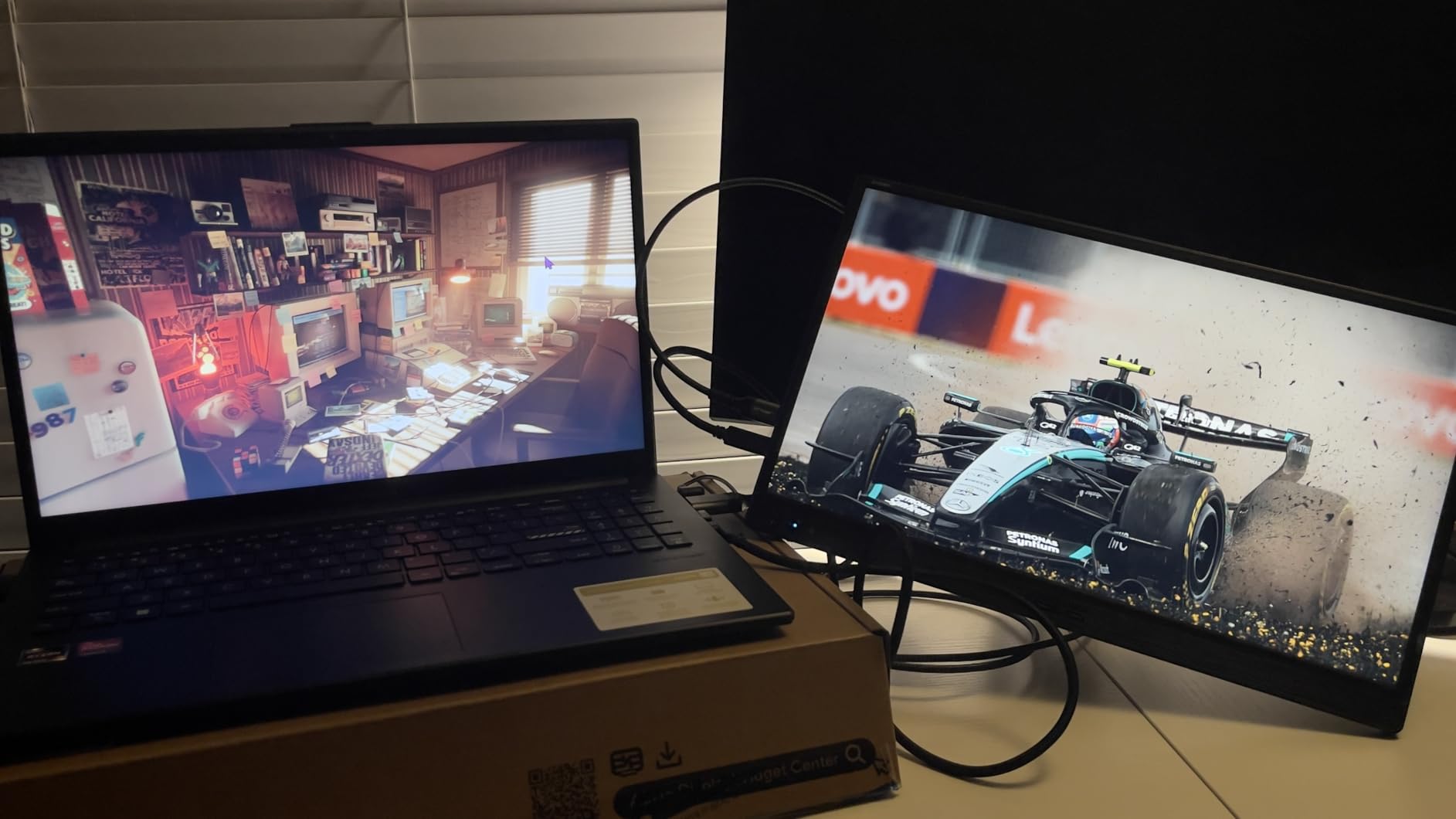 ASUS ZenScreen MB16AC 15.6 Inch 1080p USB-C Portable Monitor customer photo 2
