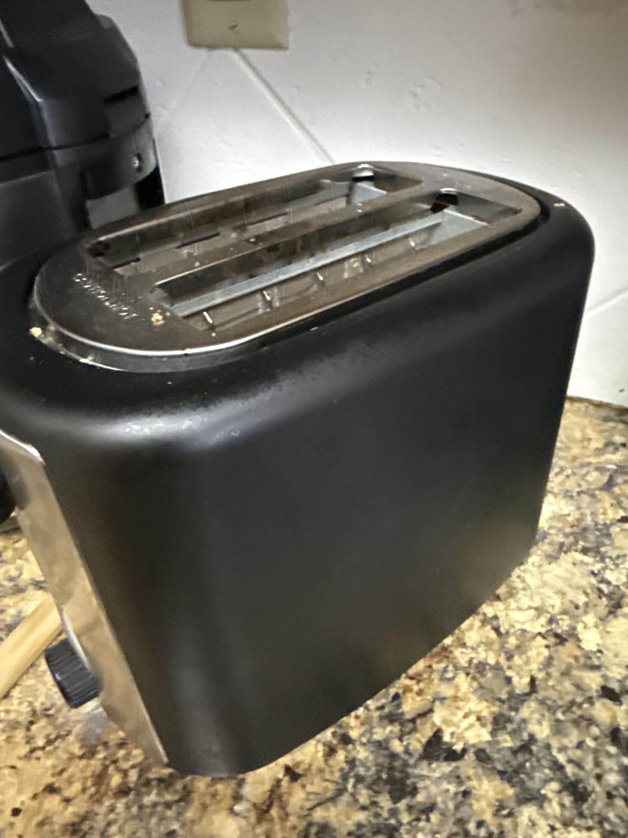 Amazon Basics 2 Slice Toaster, Extra Wide Slots for Bagels, 6 Browning Settings, Removable Crumb Tray, Defrost/Cancel/Bagel Buttons, Cord Wrap, 900W, Black & Silver customer photo 2