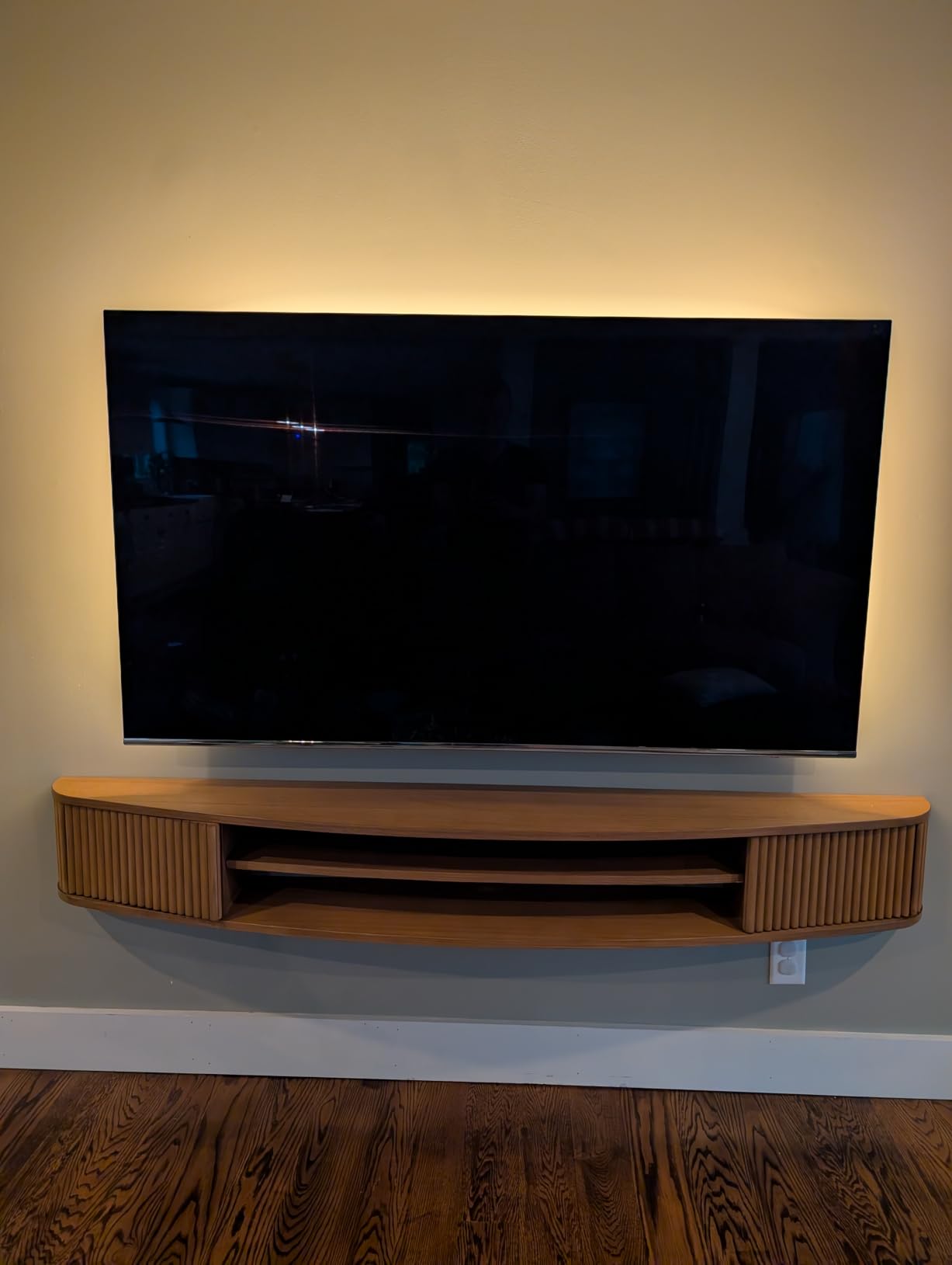 ECHOGEAR MaxMotion TV Wall Mount for Large TVs 42