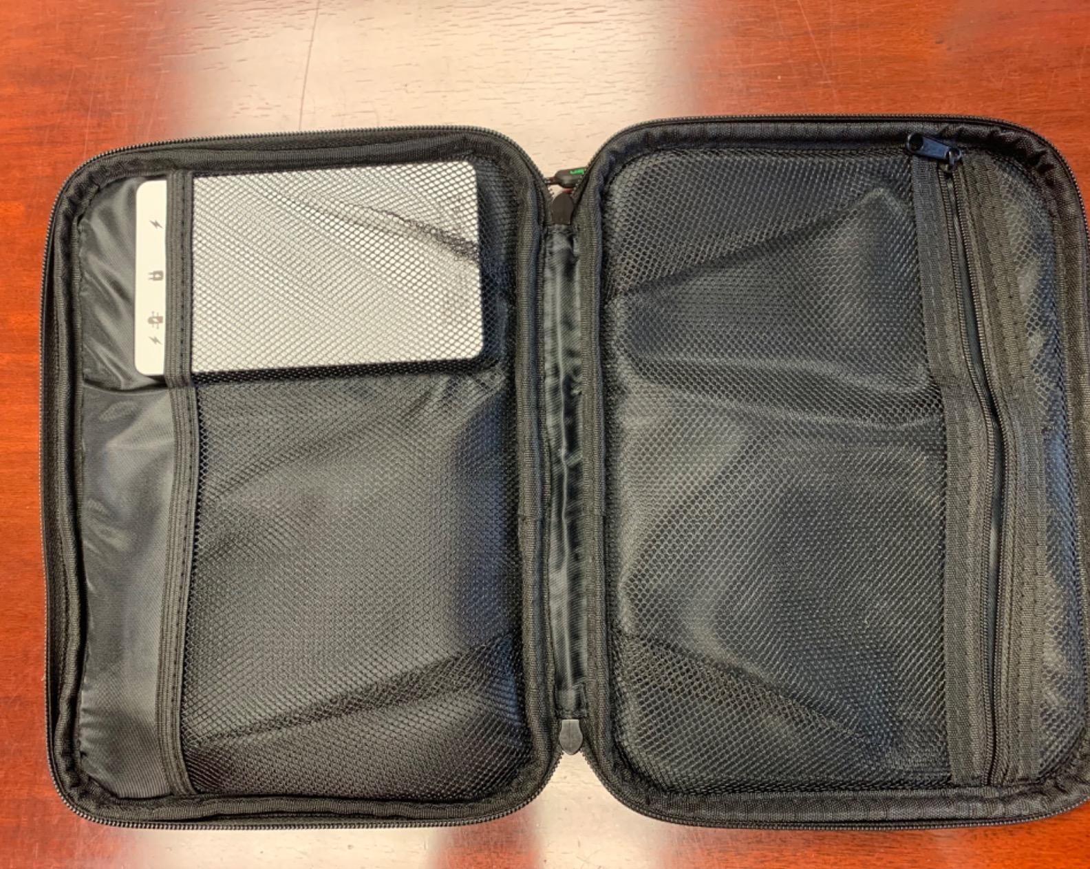 UGREEN Electronic Organizer Travel Cable Organizer Storage Bag for Data Cables, USB C Charger, SD Card, Hard Drive, Charging Cord, Mouse, Power Bank, Phone, Power Adapter Plug Electronics Accessories customer photo 2