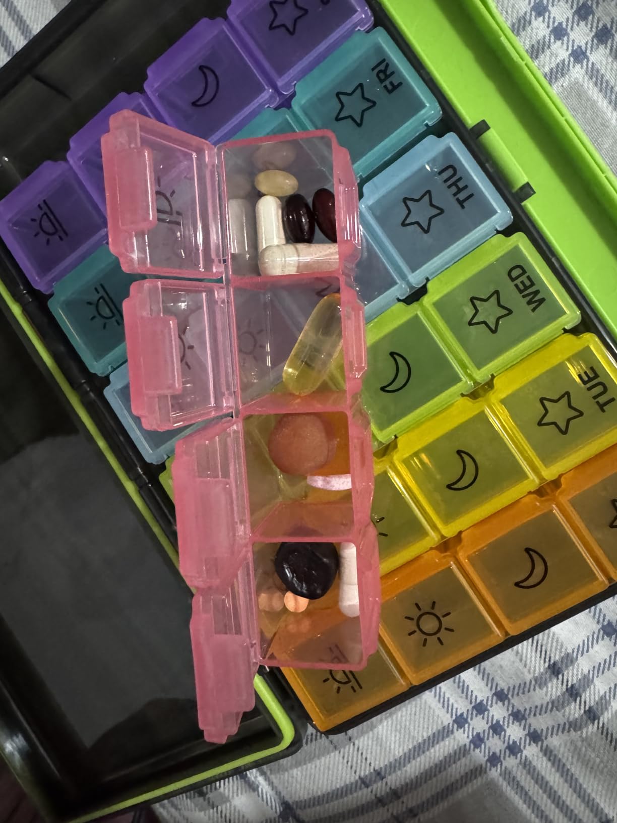 AUVON Large Moisture-Proof Weekly Pill Organizer 4 Times a Day, BPA-Free customer photo 1