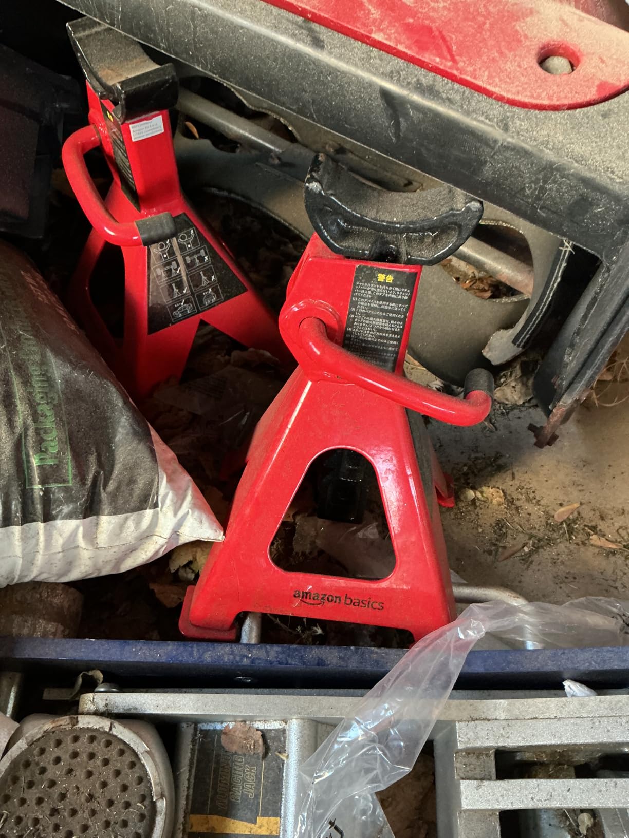 Amazon Basics Steel Jack Auto Stands, 3 Ton (2.7 metric Ton) Capacity, Easy to Use, Adjustable Height, 6,000 lb, 1 Pair, Black and Red(For Sedans and Urban SUVs) customer photo 2