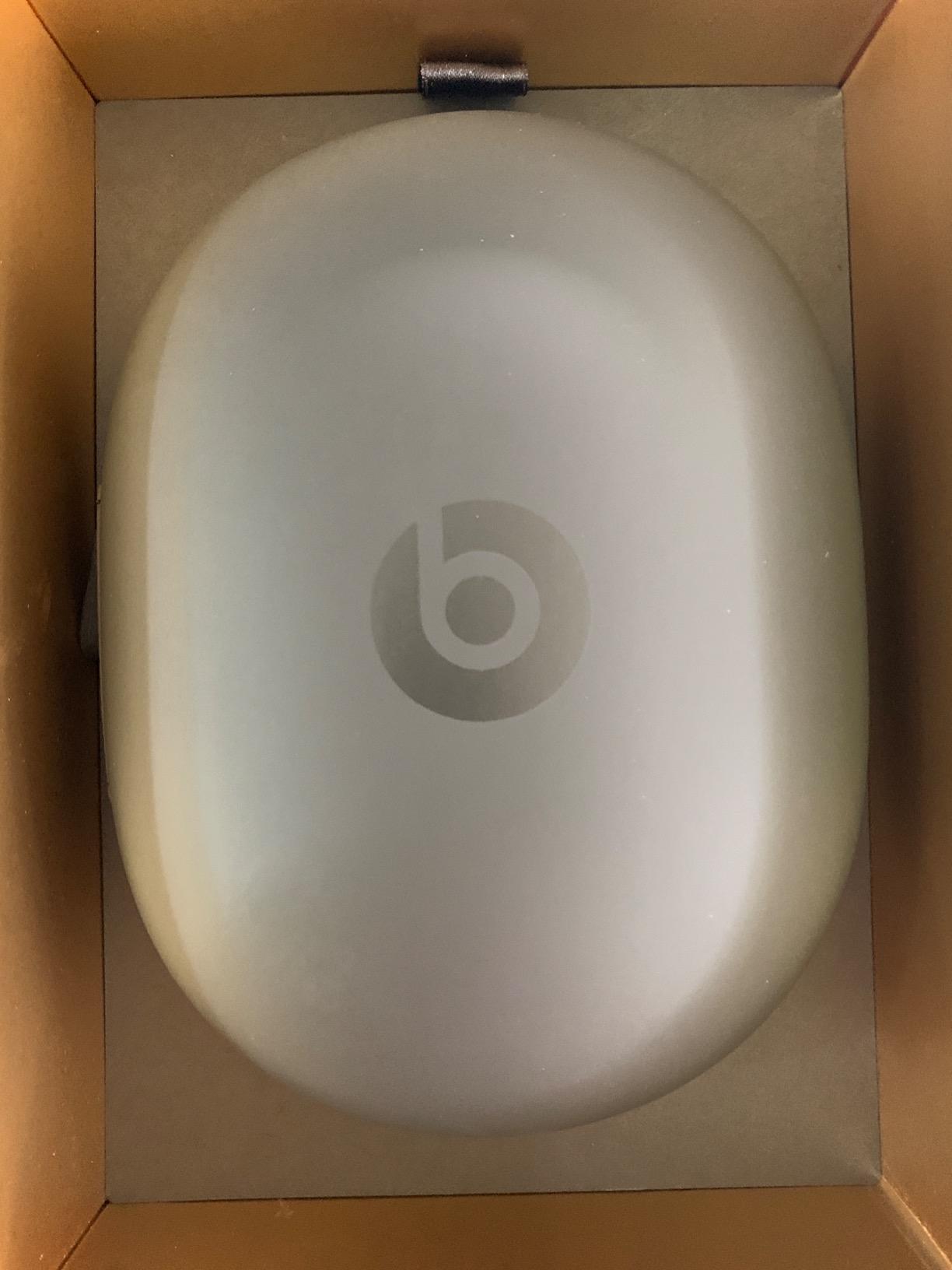 Beats Studio3 Wireless Noise Cancelling Over-Ear Headphones - Apple W1 Headphone Chip, Class 1 Bluetooth, Active Noise Cancelling, 22 Hours of Listening Time - Matte Black (Previous Model) customer photo 2