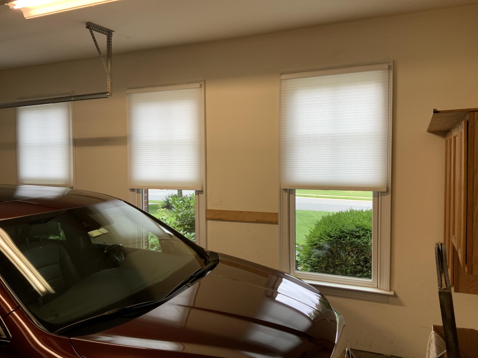 CHICOLOGY Cordless Cellular Shades, Room Darkening, Mist, 30x48 customer photo 1