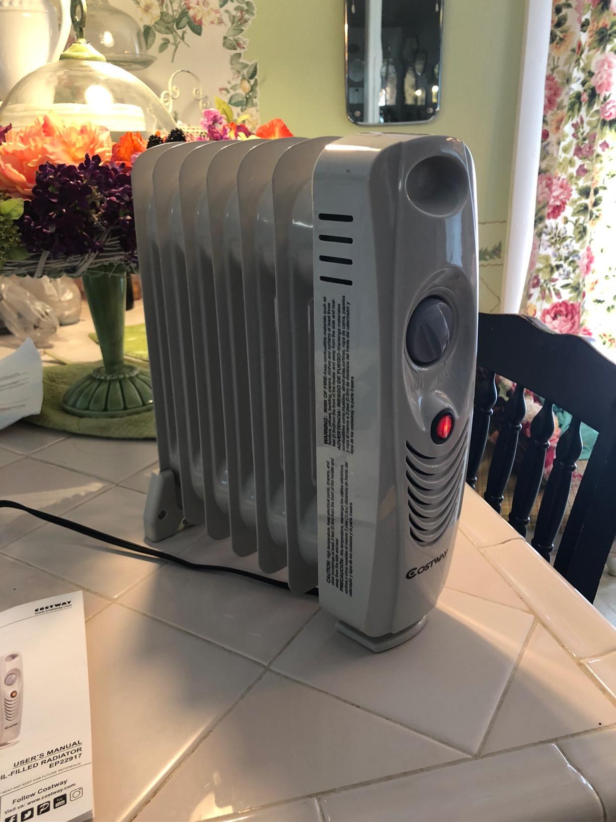 COSTWAY Oil Filled Radiator Heater, 700W Portable Space Heater with Adjustable Thermostat, Overheat Protection, Electric Heater for Bedroom, Indoor use customer photo 2