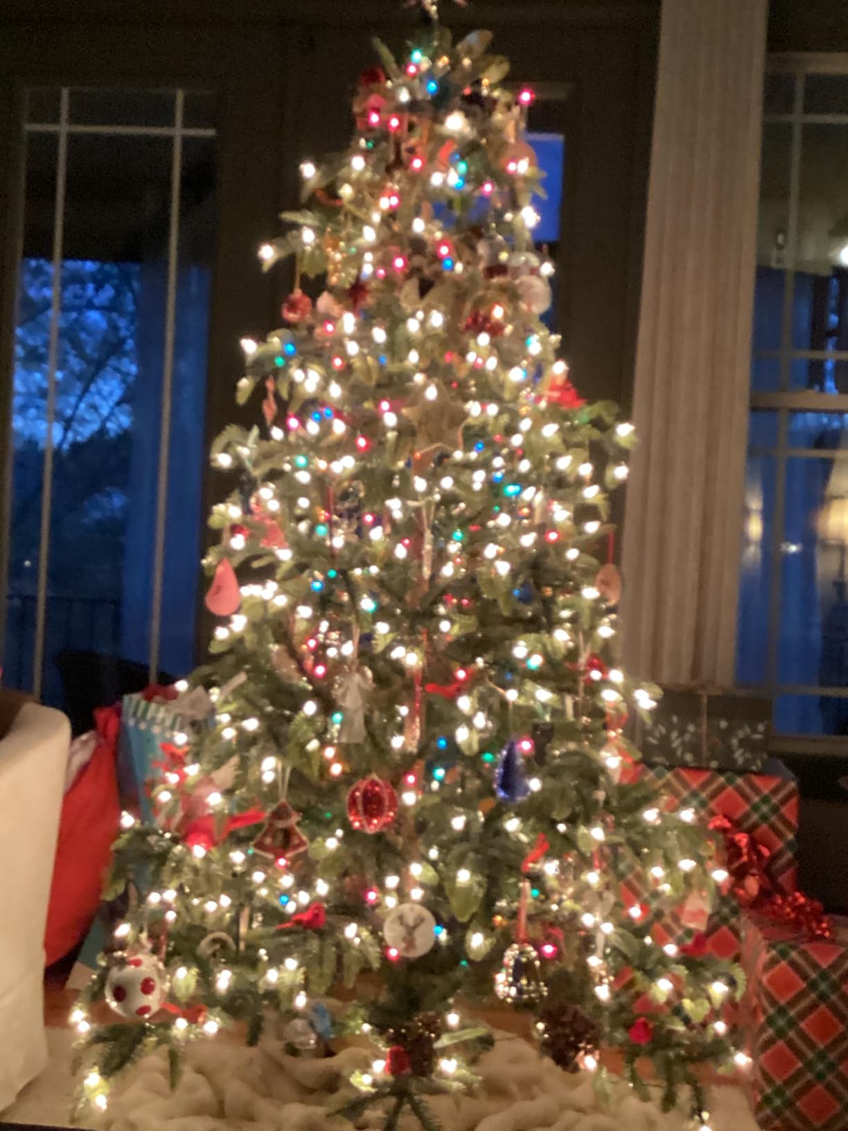 Puleo International 6.5ft Pre-Lit Aspen Fir Artificial Christmas Tree customer photo 2
