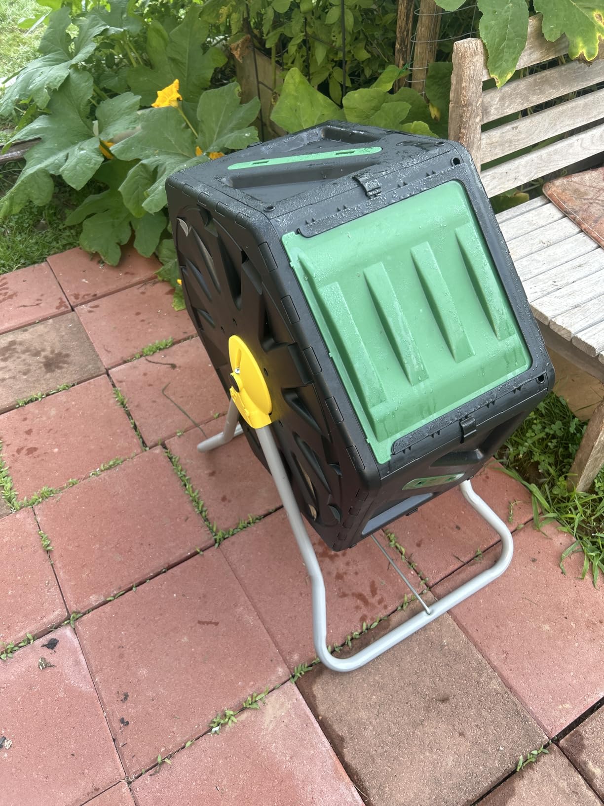 Miracle-Gro Large Dual Chamber Compost Tumbler, 55.4 Gallons – Easy-Turn, Fast-Working System – All-Season, Heavy-Duty, High Volume Composter with 2 Sliding Doors (2 x 27.7 gallons) customer photo 1