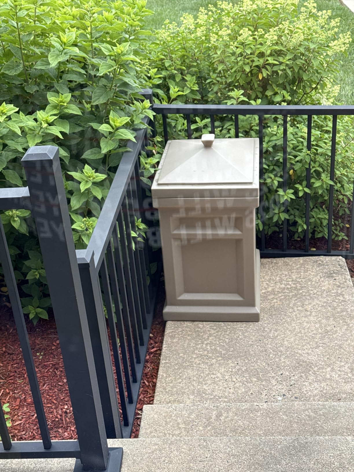 Step2 Express Parcel Delivery Box, Large Outdoor Package Bin with Lid, Weather-Resistant, Black customer photo 2