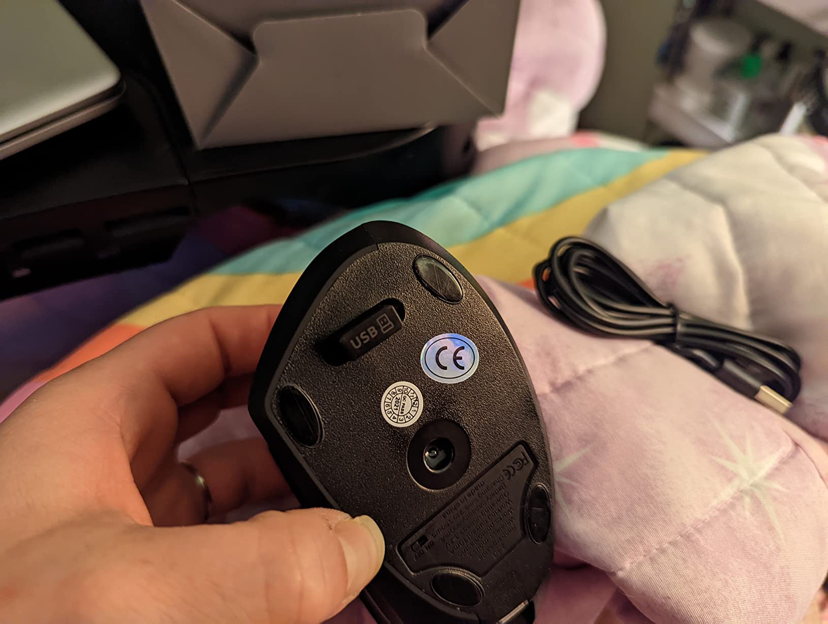Lekvey Ergonomic Mouse, Rechargeable Vertical Wireless Mouse, Comfort Grip customer photo 1