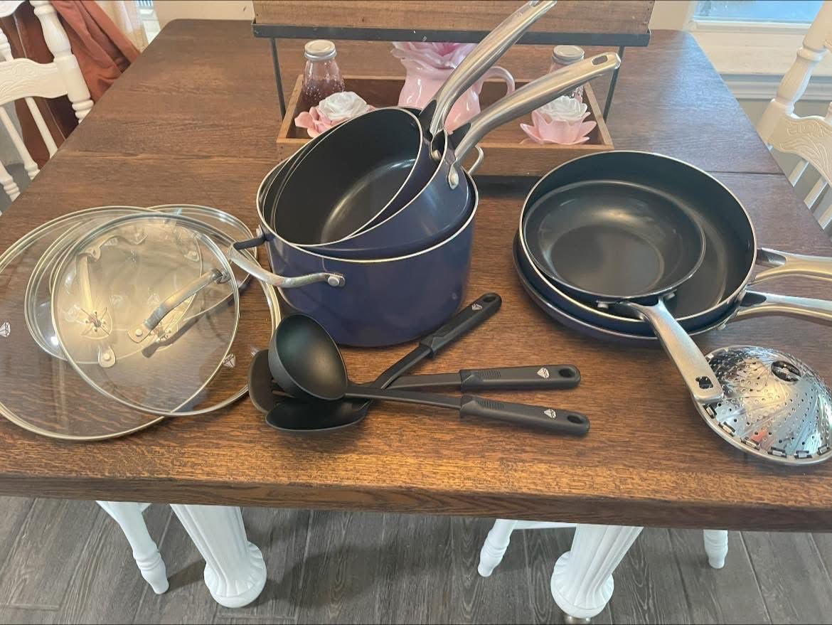 Blue Diamond 10 Piece Ceramic Nonstick Cookware Pots & Pans Set, Blue customer photo 1