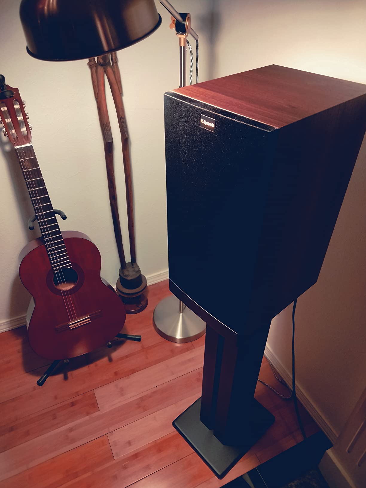 Monolith 28 Inch Speaker Stand (Each) - Supports 100 lbs, Adjustable Spikes, Compatible with Bose, Polk, Sony, Yamaha, Pioneer and Others, Black customer photo 1