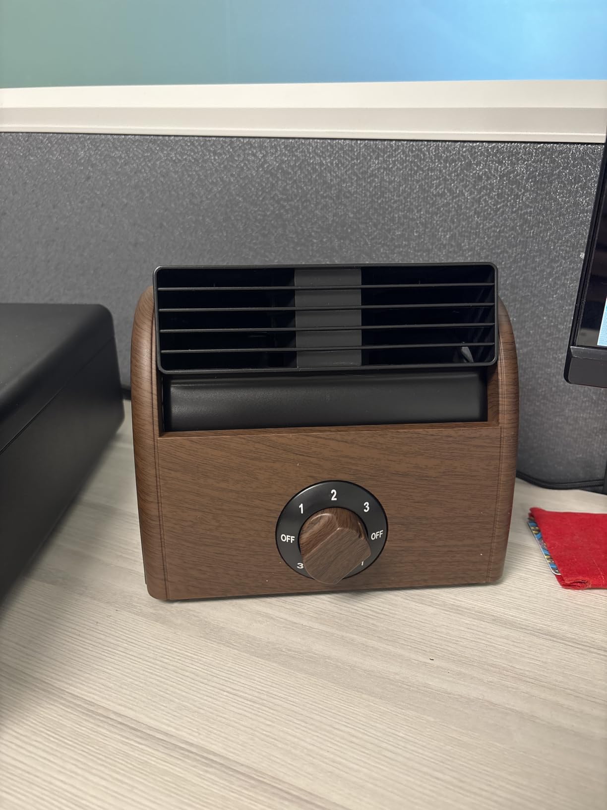 POOCCI Desk Fan Personal Quiet Powerful Small Table Fans Retro Bladeless Fans for Home Office Bedroom Bedside with 3 Speeds customer photo 2