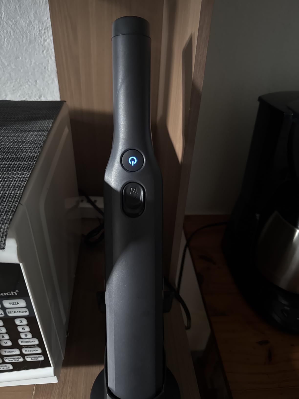 Shark WV201 WANDVAC Handheld Vacuum, Lightweight at 1.4 Pounds with Powerful Suction, Charging Dock, Single Touch Empty and Detachable Dust Cup,Graphite, Slate customer photo 2