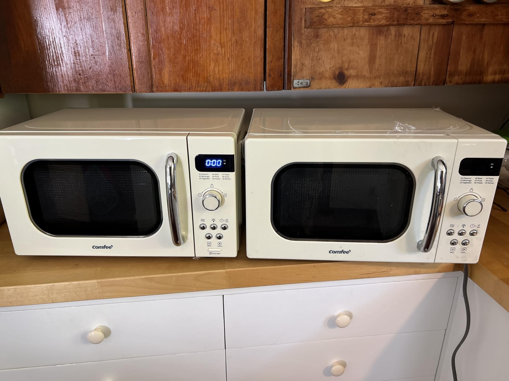 COMFEE' Countertop Microwave Oven, 0.7 Cu.Ft, 700W, Black, ECO Mode customer photo 1
