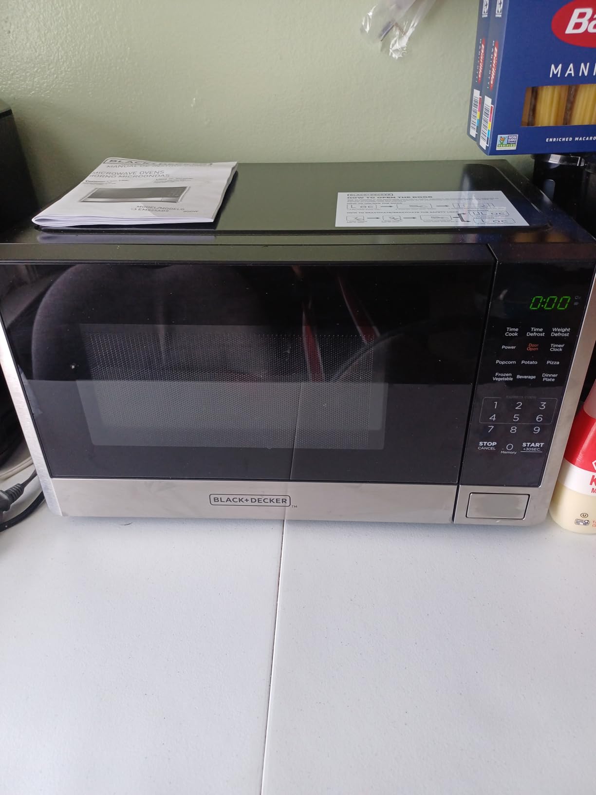 BLACK+DECKER Countertop Microwave Oven, 0.9 Cu.Ft, 900W, Stainless Steel customer photo 1
