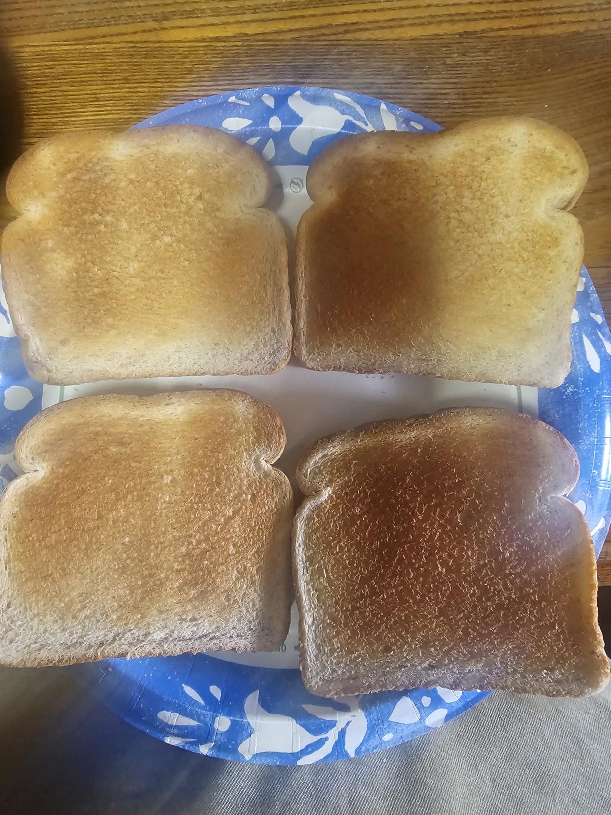 Elite Gourmet 4-Slice Long Slot Toaster, Extra-Wide Slots, 6 Browning customer photo 1