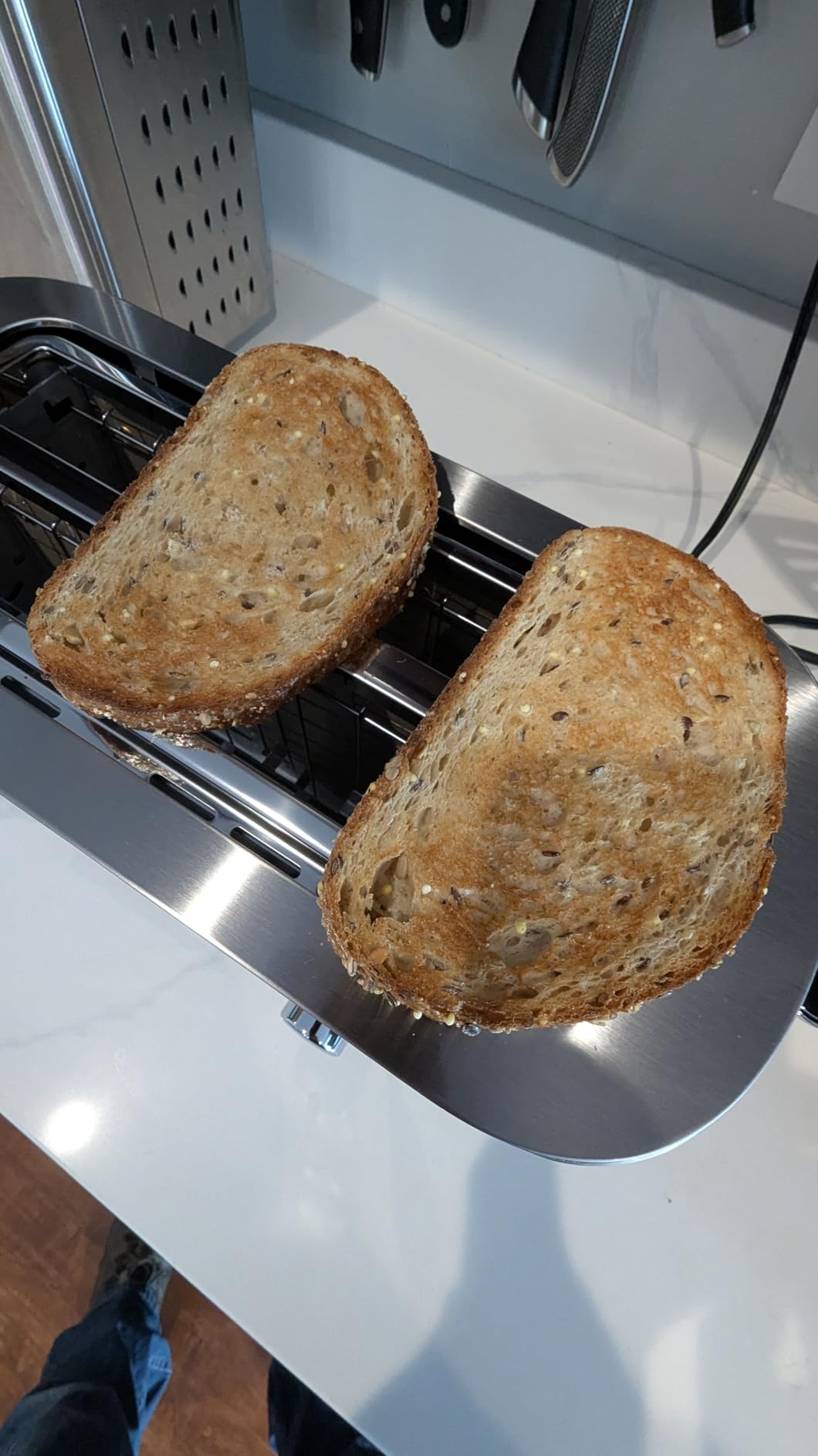 Elite Gourmet 4-Slice Long Slot Toaster, Extra-Wide Slots, 6 Browning customer photo 2