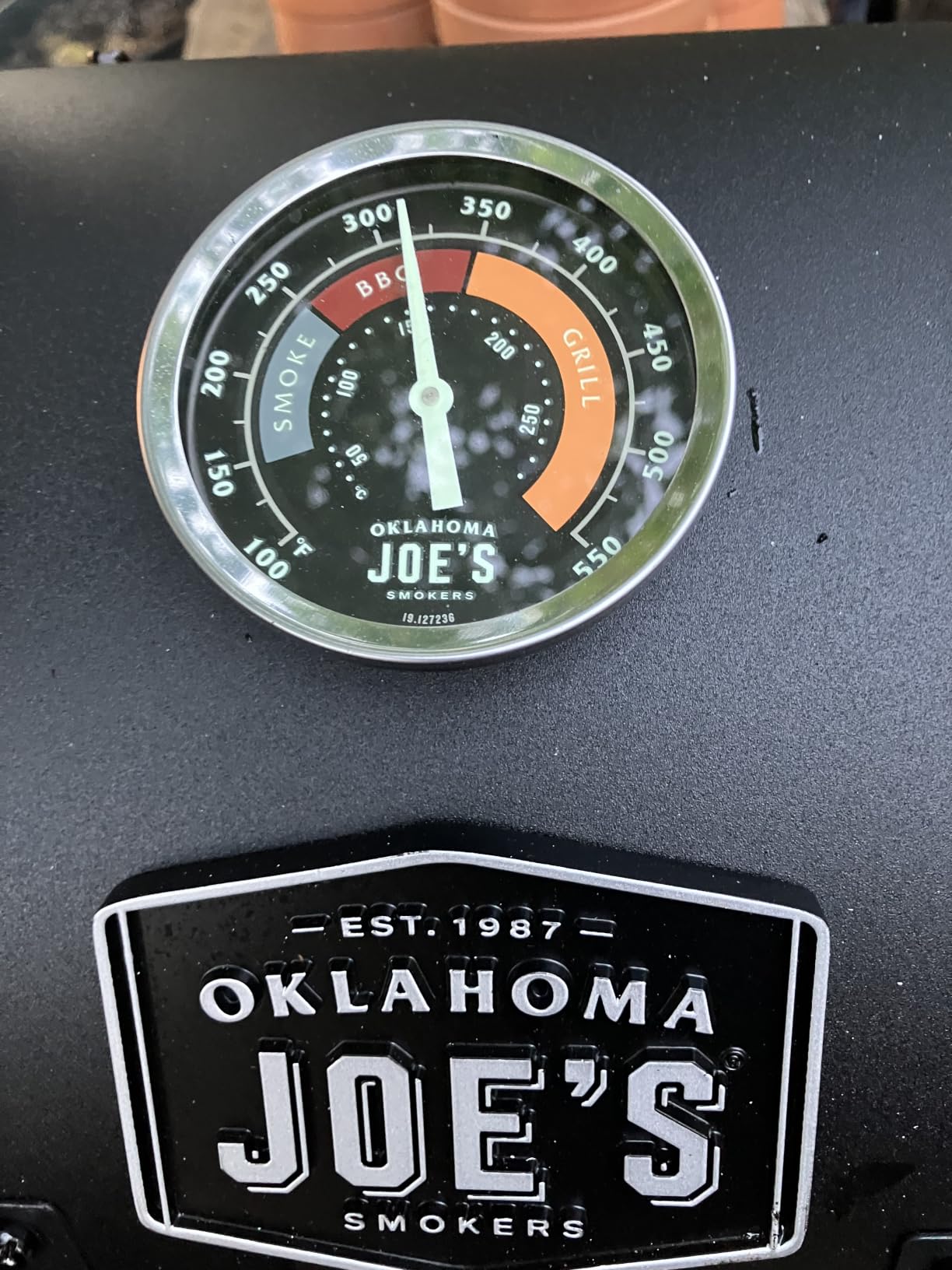 Oklahoma Joe's Rambler Portable Tabletop Charcoal Grill, 218 Sq. In. Cooking Space, Heavy-Duty Steel Construction, Cast Iron Grates, Built-In Temperature Gauge customer photo 1