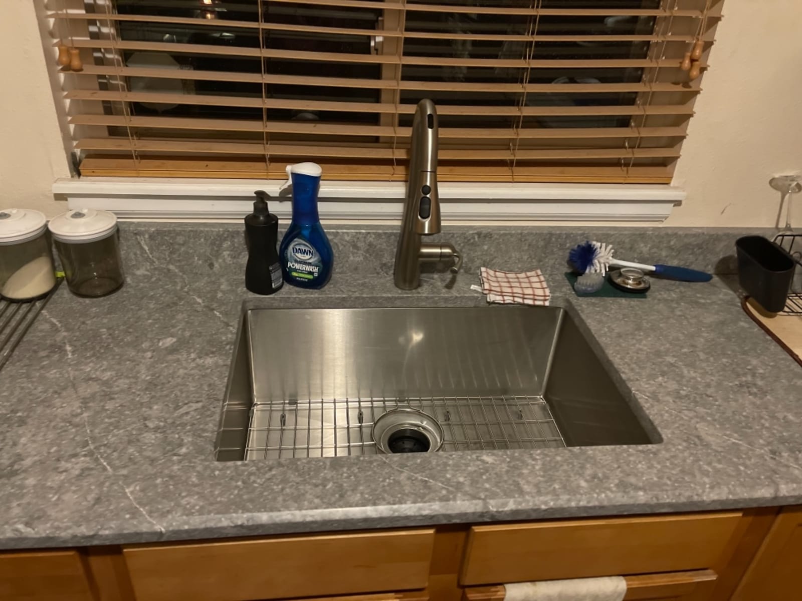 Ruvati 13x15-in 16-Gauge Zero-Radius Undermount Bar Sink - RVH7113 customer photo 1