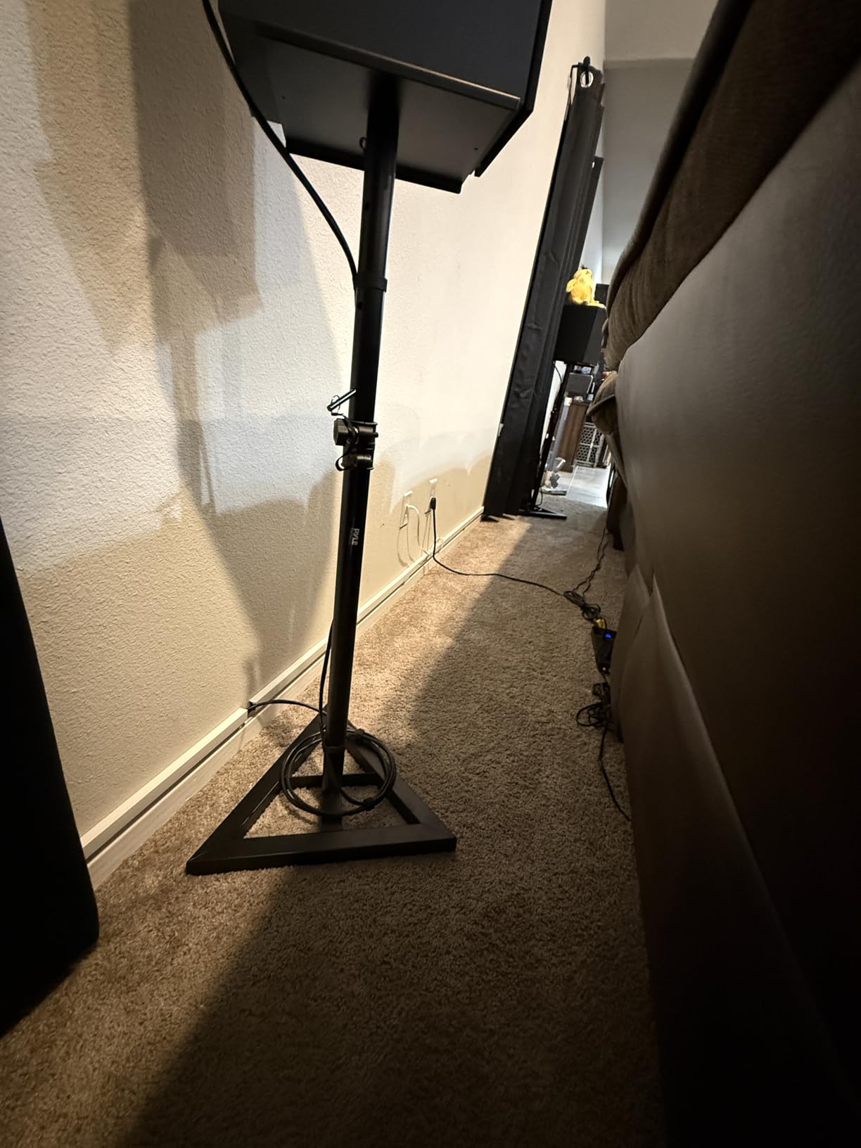 A+ ELECTRIC Cord Cover Full Kit, 26ft/315in Self-Adhesive Cable Raceway, 20 Snap-On Channels, Wire Hider for TV, HDMI & Speaker Cables, Includes Connectors & Corners, Paintable Cable Management, White customer photo 2