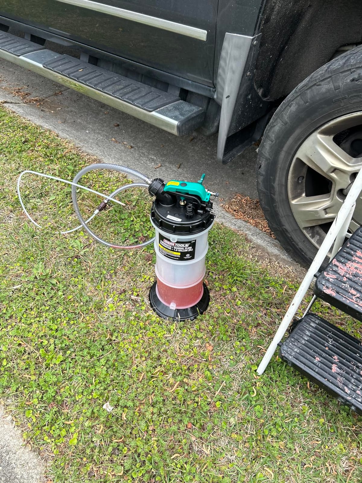OEMTOOLS 24937 Pneumatic/Manual Fluid Extractor, 6L Oil Extractor Pump customer photo 1