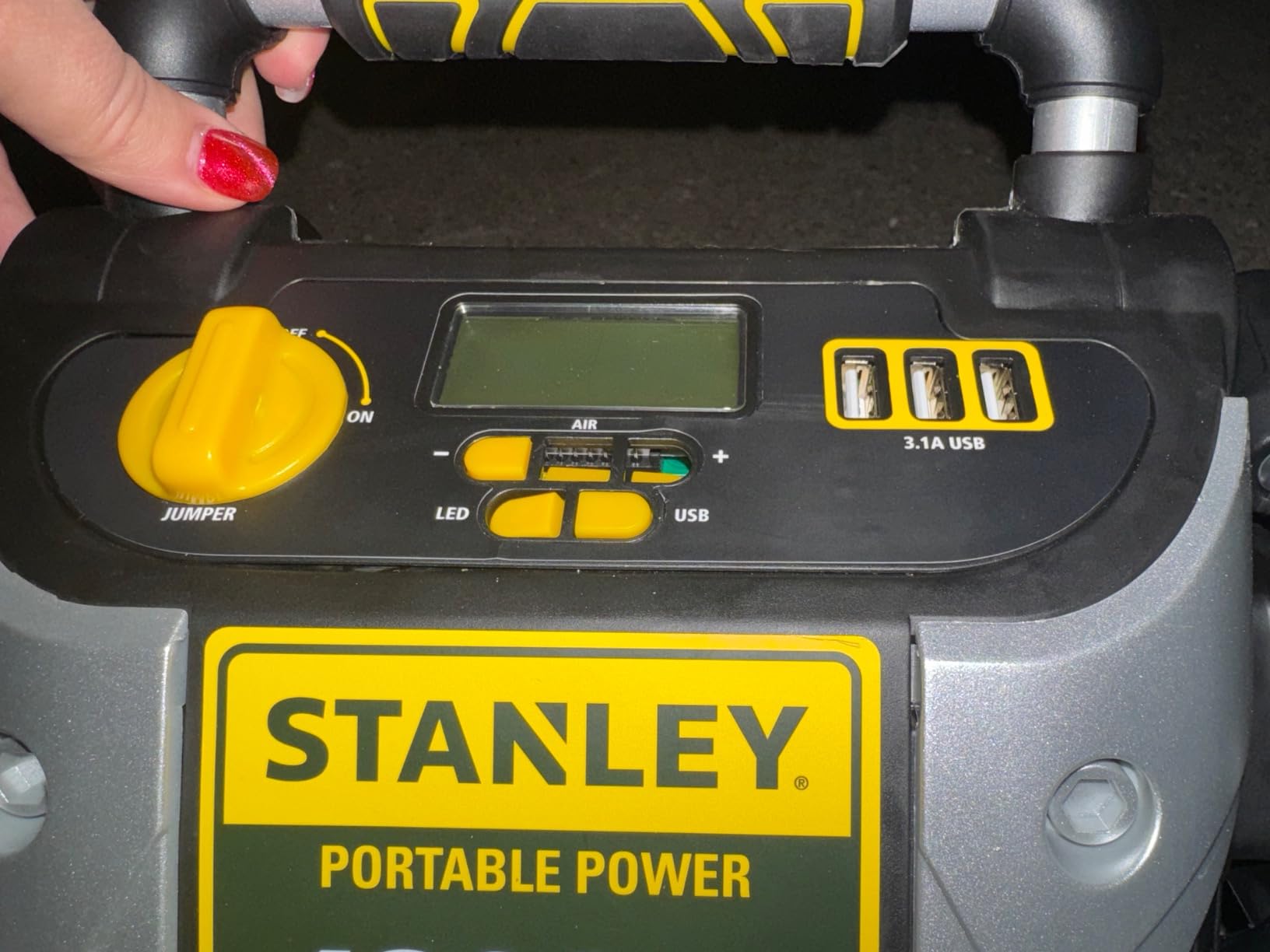 Stanley J5C09D 1200 Peak Amp Jump Starter with 120 PSI Inflator customer photo 1