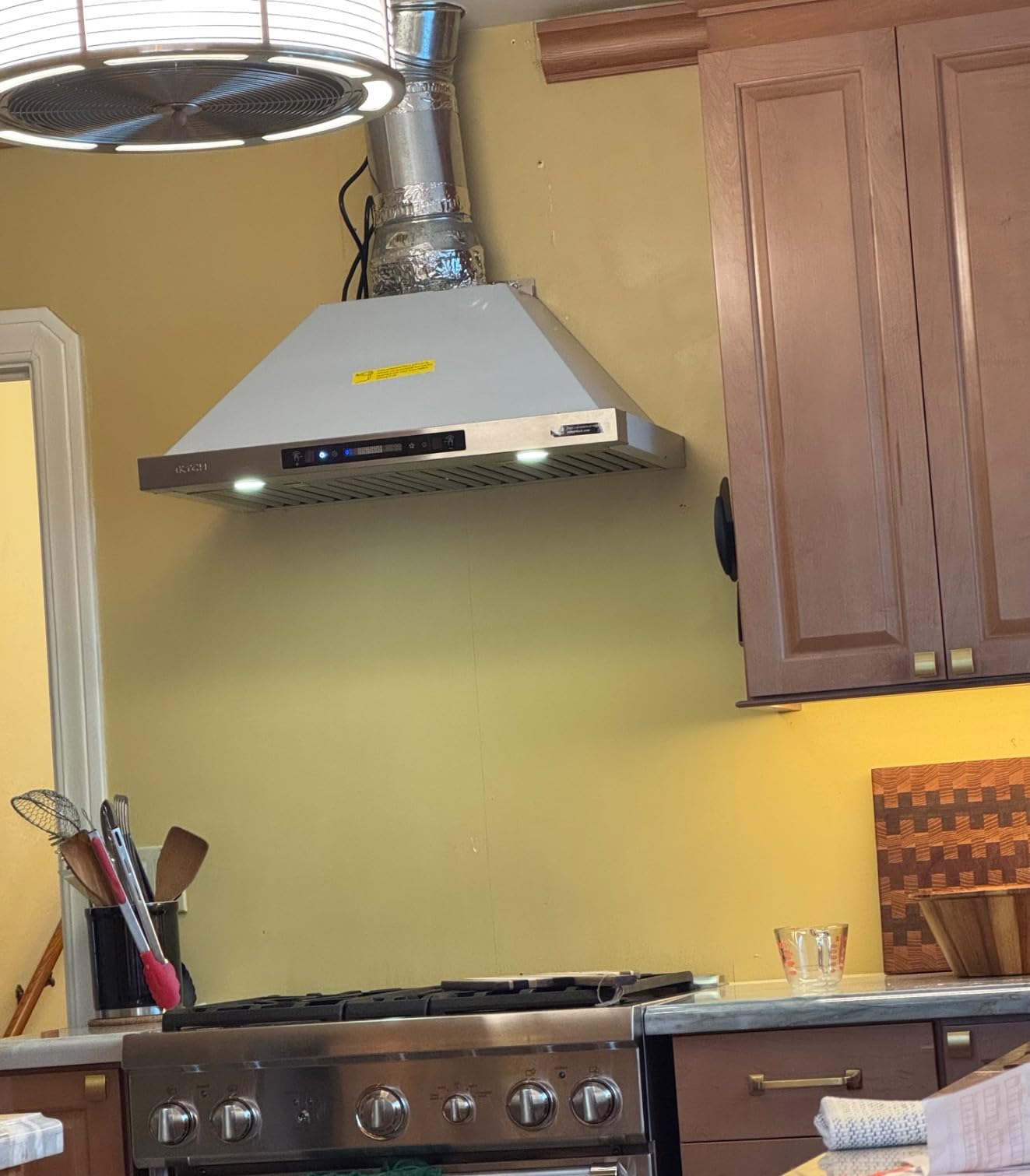 IKTCH 30-inch Wall Mount Range Hood 900 CFM Ducted/Ductless Convertible, Kitchen Chimney Vent Stainless Steel with Gesture Sensing & Touch Control Switch Panel, 2 Pcs Adjustable Lights(IKP02-30'') customer photo 1