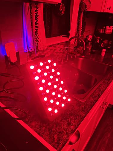 Hooga HG300 Red Light Therapy Panel, 660nm Red & 850nm Near-Infrared Light, 60 LEDs, Built-in Timer, Adjustable Stand for Home Wellness customer photo 2