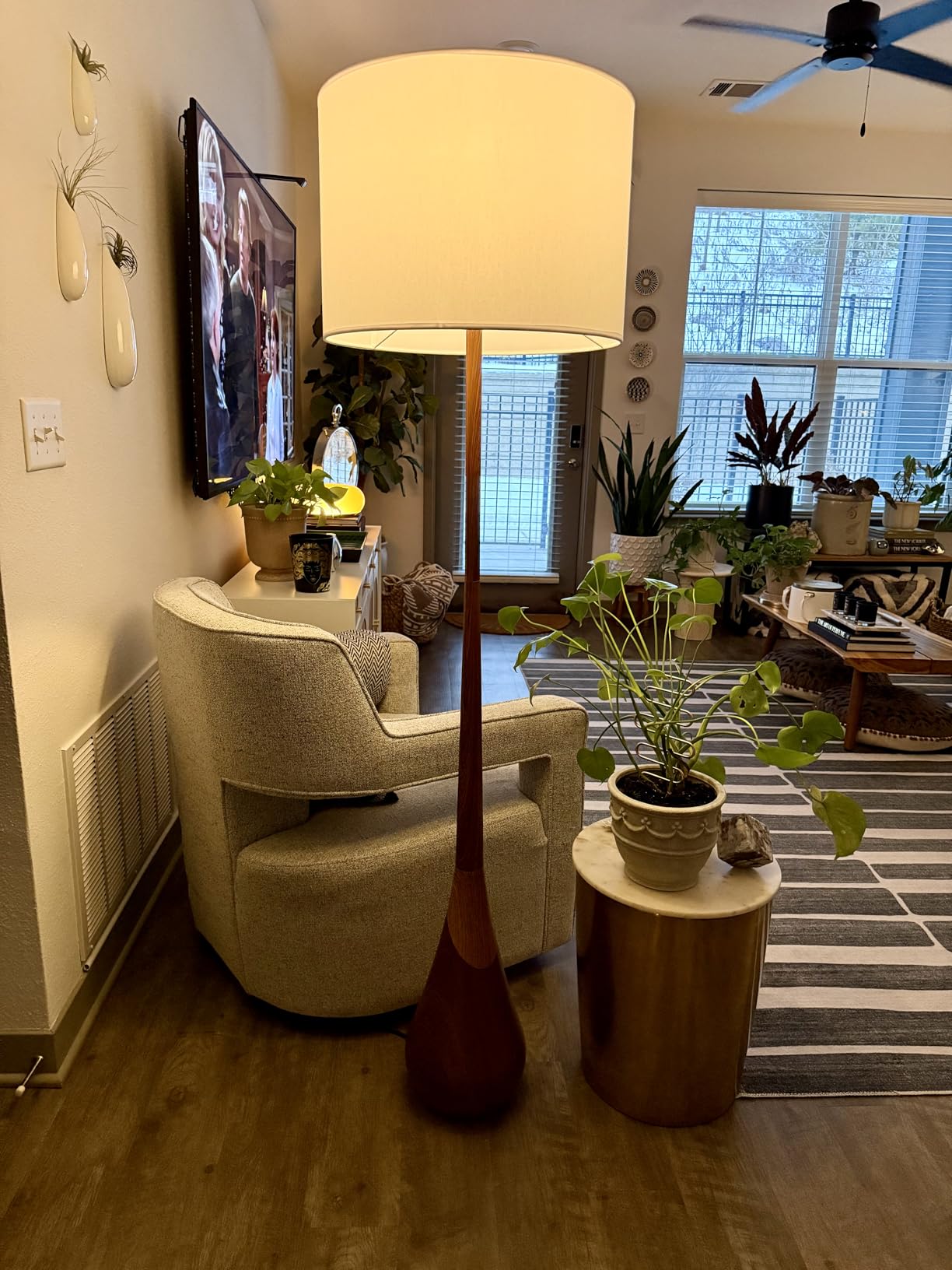 Novogratz x Globe Harrington 65 in Floor Lamp, 2-Tone Wood-Tone Base | Teardrop Shape with a White Fabric Shade, Rotary Switch on the Socket, Fits a Reading Nook or Couch Corner, Standard Bulb customer photo 1