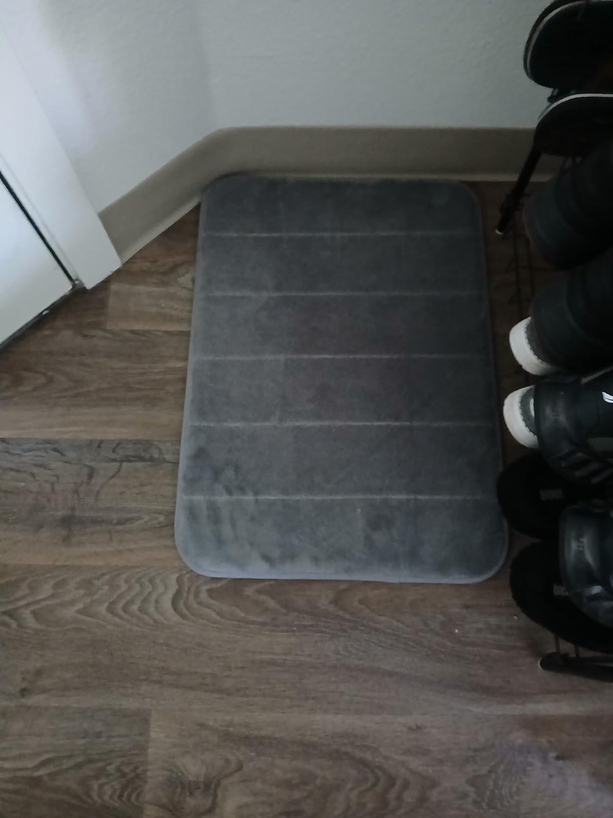 Yimobra Memory Foam Bath Mat, Super Soft & Absorbent Bathroom Rug, Grey customer photo 2