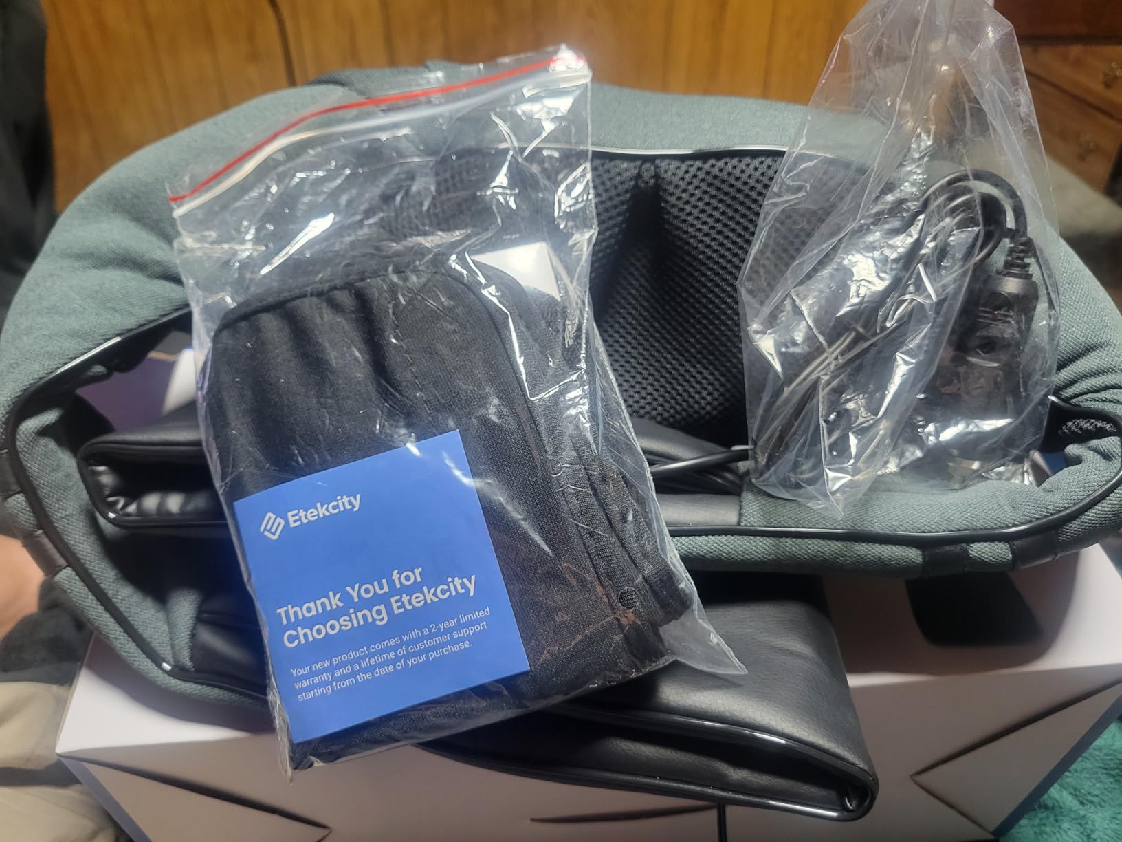 Etekcity FSA Eligible Cordless Neck Massager for Pain Relief Deep Tissue customer photo 2