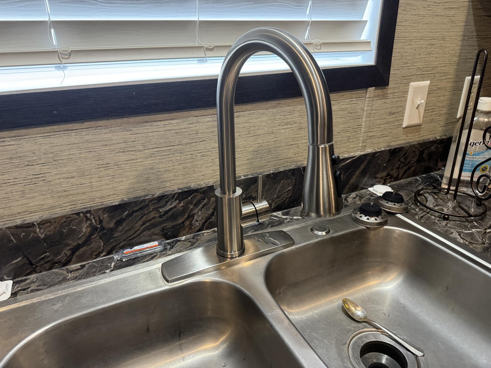 FORIOUS Kitchen Faucets Pull Down Sprayer, Stainless Steel, Brushed Nickel customer photo 1