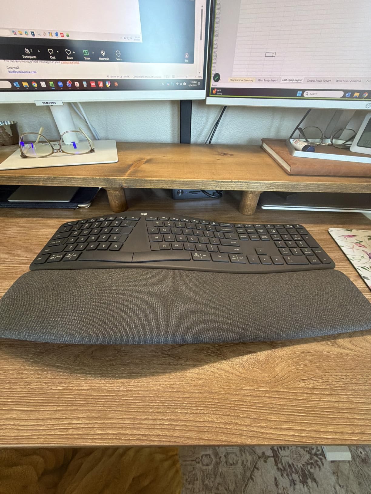 Logitech Ergo K860 Wireless Ergonomic Split Keyboard with Wrist Rest customer photo 2