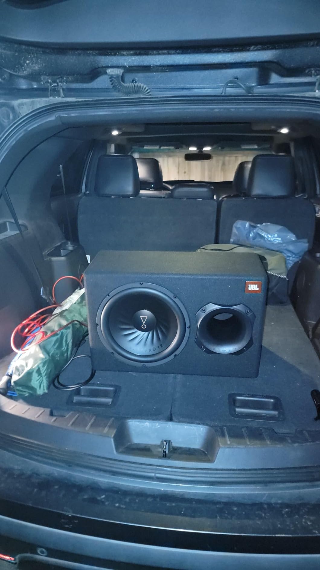 JBL SUBBP12AM - 12” amplified 12” Subwoofer with Sub Level Control, Black customer photo 2
