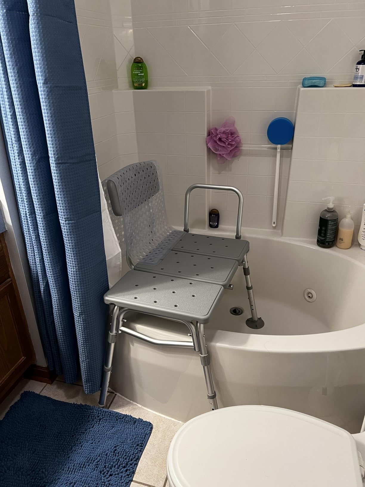 Medline Transfer Bench for Bathtubs and Showers, Adjustable Shower Bench and Bath Seat For Seniors and adults, Slip-resistant Feet, Heavy-Duty 400 lb. Weight Capacity, Tool-Free Assembly customer photo 2